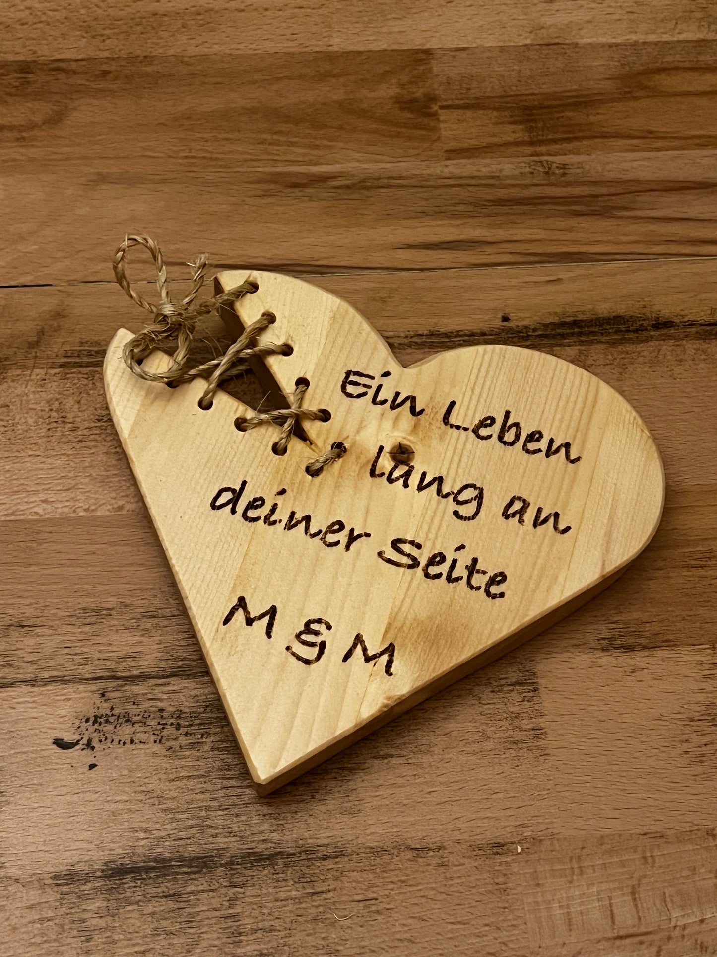 Herz geschnürt